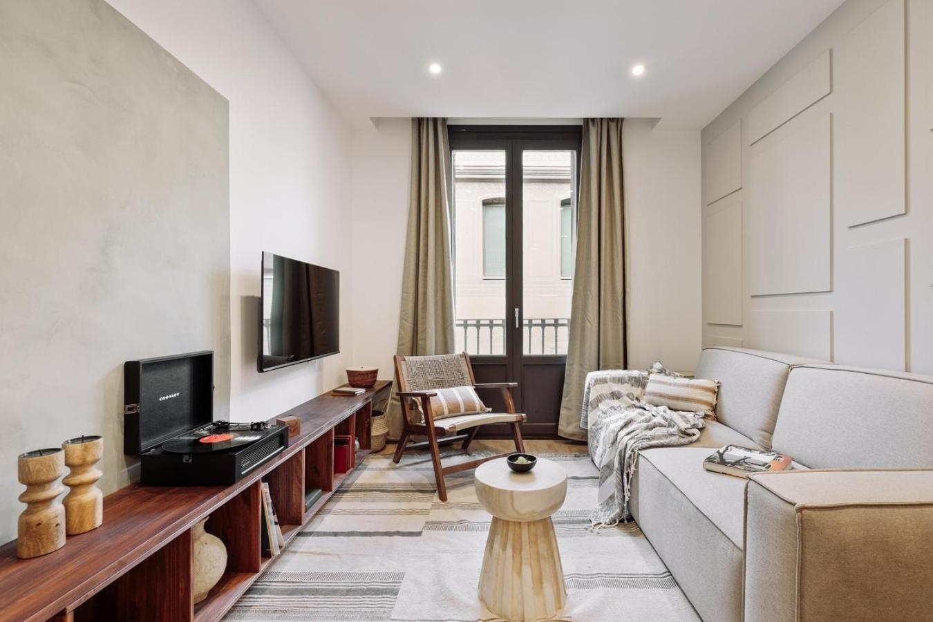 Appartamento Pompei - 2 Bedrooms, Balcony And Terrace In Ciutat Vella